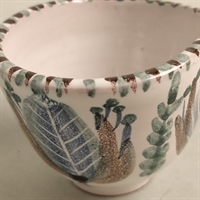 blå blad dekoration brun hvid glasur gammel svensk keramikskål Laholm Sverige genbrug